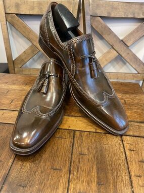 Magnanni Brown Leather Tassel Loafers with Wingtip Detailing